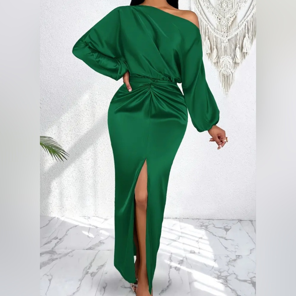 Elegant Green Maxi Dress Size XL